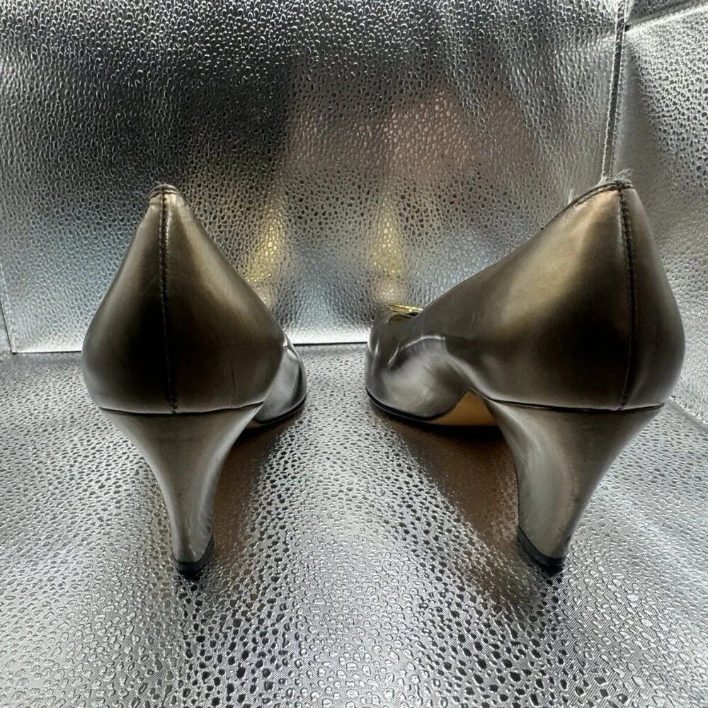 RARE 🚀 Salvatore Feragamo womens‎ Gold pumps 8.5 vintage heels shoes